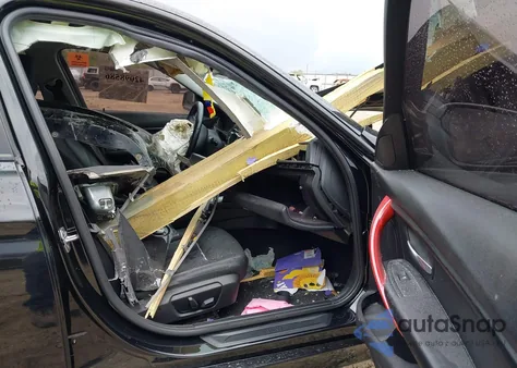 2015 BMW 320I из США, поврежденный, VIN WBA3B1C52FK141361